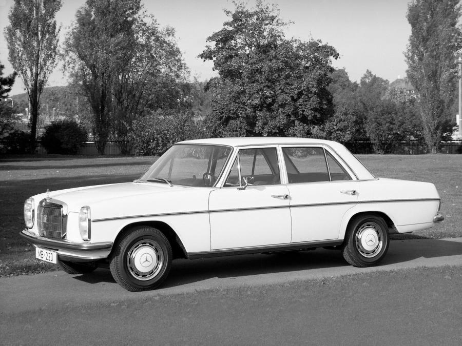  Mercedes-Benz 220 1967 года  (фото 1 из 2)